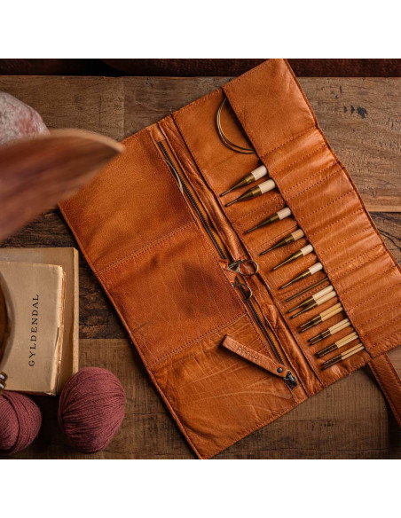 Custodia in pelle per aghi circolari Muud Stockholm - Whisky