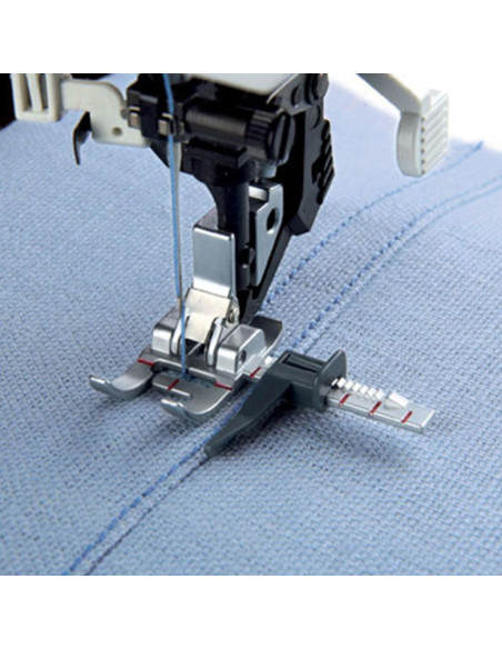 Piedino guida regolabile con sistema IDT Pfaff
