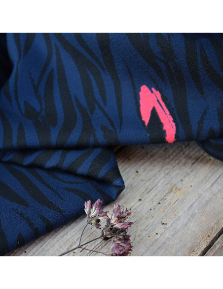 Tessuto crêpe di viscosa Zebra blu - Églantine & Zoé