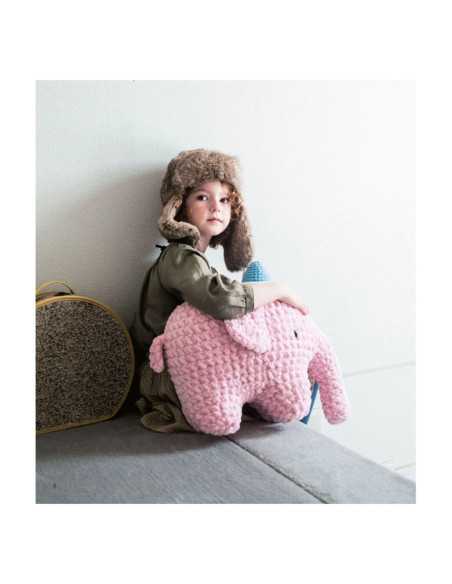 Libro 22 amigurumi in filato ciniglia