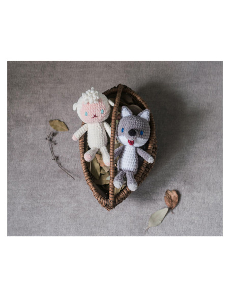 Libro 22 amigurumi in filato ciniglia
