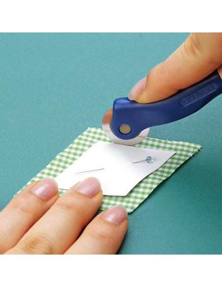 Rotella per tracciare con dentellatura liscia e manico in legno Clover