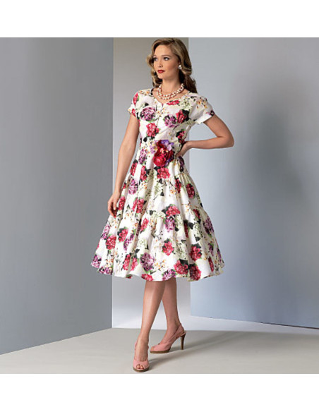 Modello di abito e cintura - Vogue 9106