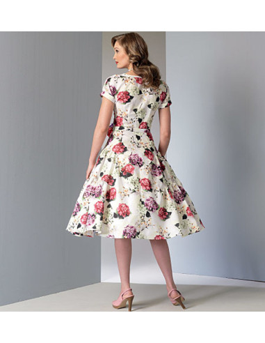 Modello di abito e cintura - Vogue 9106