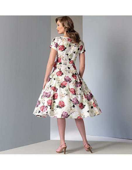 Modello di abito e cintura - Vogue 9106
