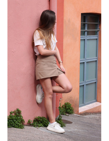 Modello di pantaloncini Erell - Cha´ Coud