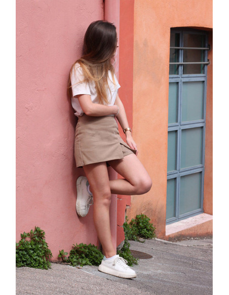 Modello di pantaloncini Erell - Cha´ Coud