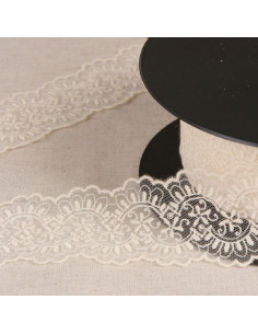 Tulle ricamato tra due - Ecru