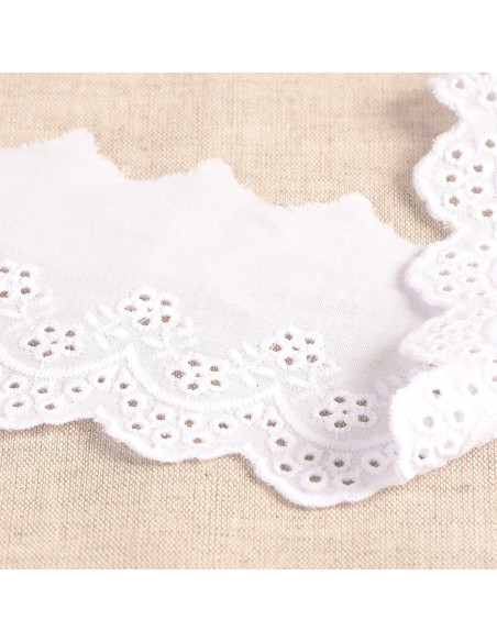 Ricamo Inglese fiori smerlati - Bianco