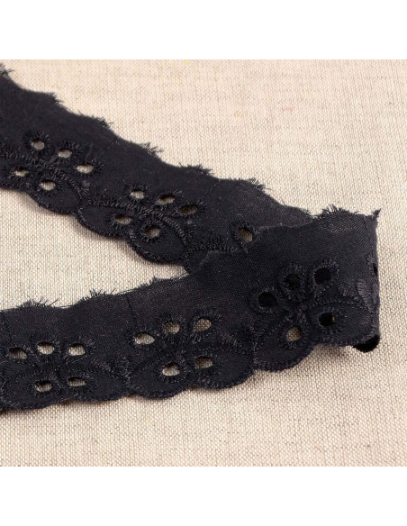 Ricamo Inglese fiori smerlati Inaya - Nero