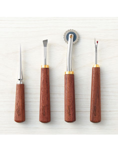 Set di strumenti da cucito in legno di noce Clover 2