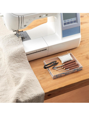 Set di strumenti da cucito in legno di noce Clover