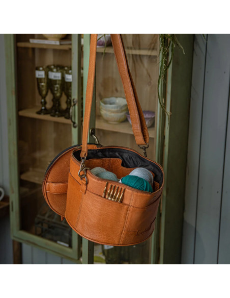 Borsa portaoggetti in pelle per ricamo e maglieria Muud Enturn - Whisky