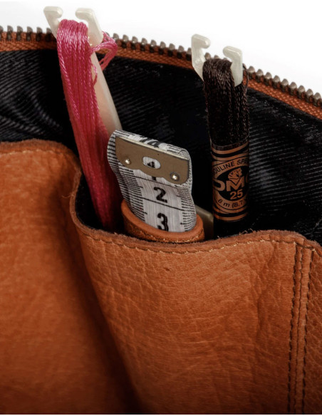 Borsa portaoggetti in pelle per ricamo e maglieria Muud Enturn - Whisky