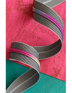 Chiusura in nylon 5 mm 274 cm - Righe nere e bianche maglia iridescente