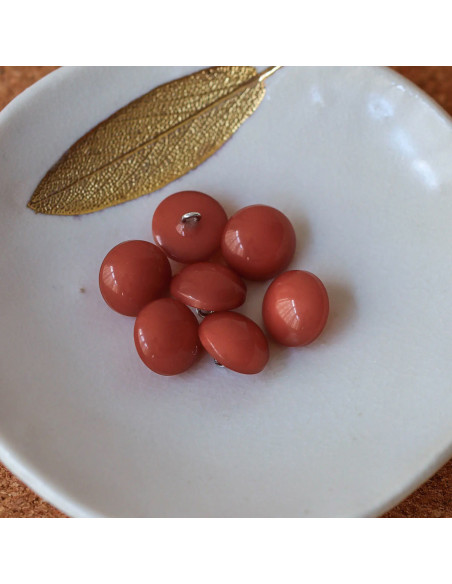 Pulsante semisferico con coda - Caramello