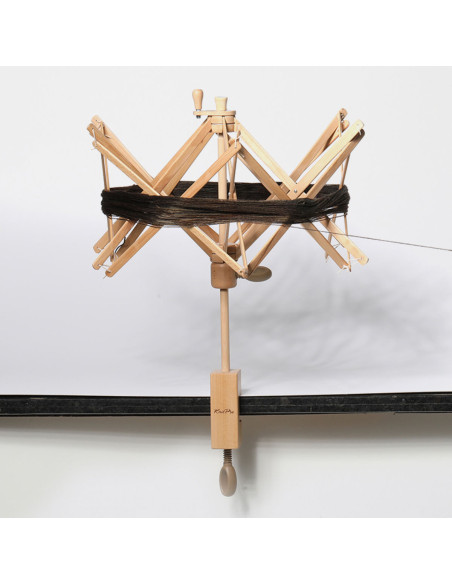 Avvolgitore per lana in legno KnitPro naturale