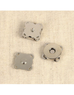 Set di 2 bottoni con attacco magnetico da 18 mm da cucire - Argento