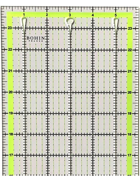 Righello patchwork con scanalature di taglio Bohin 6 x 24 pollici