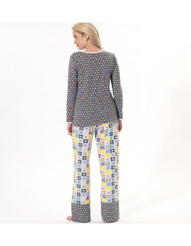 Modello di accappatoio, cintura, top, abito, pantaloncini e pantaloni - McCall's 7297