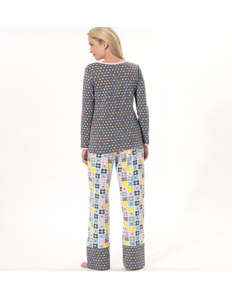 Modello di accappatoio, cintura, top, abito, pantaloncini e pantaloni - McCall's 7297