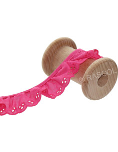 Ricamo inglese arricciato su sbieco - Fucsia