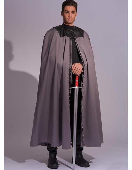 Cartamodello per mantelli di travestimento - McCall's 8335