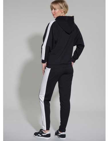 Modello di pantaloni, top e felpa - McCall's 8351