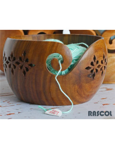 Ciotola per gomitolo di lana in teak traforato Rascol 2