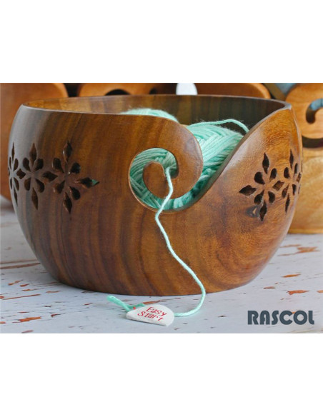 Ciotola per gomitolo di lana in teak traforato Rascol