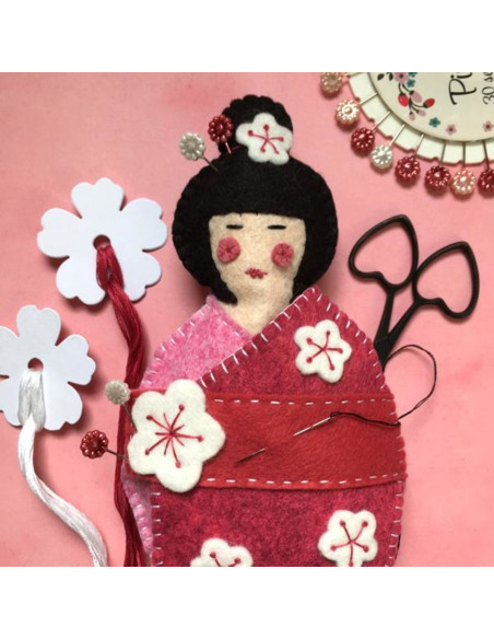 Kit feltro kokeshi puntaspilli e porta forbici